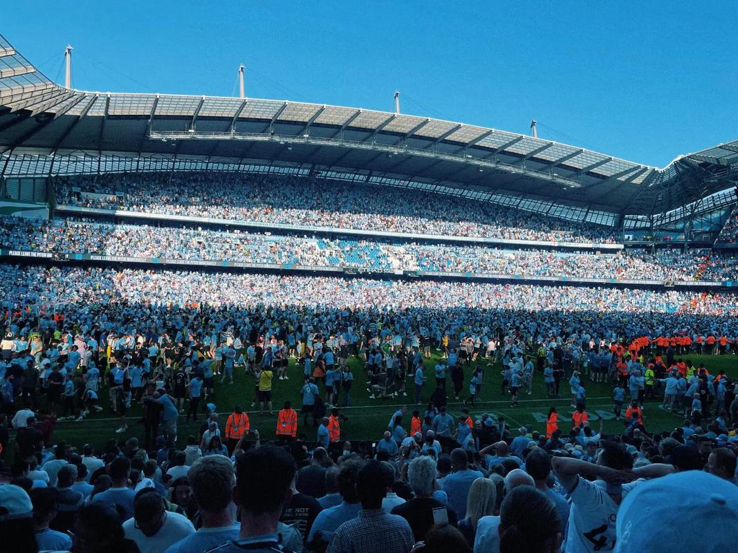 雷霆交易动向引关注，球迷期待球队动作（雷霆交易动向惹热议，球迷期待球队出手）