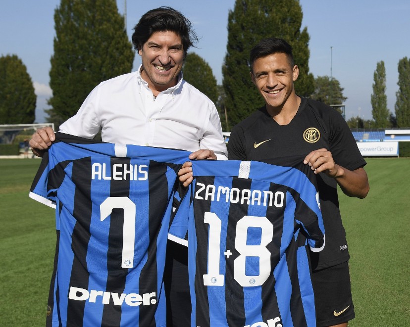 率队晋级美职联1／4决赛后，梅西现场观看儿子训练（带队闯入美职联八强后，梅西现场旁观儿子训练）