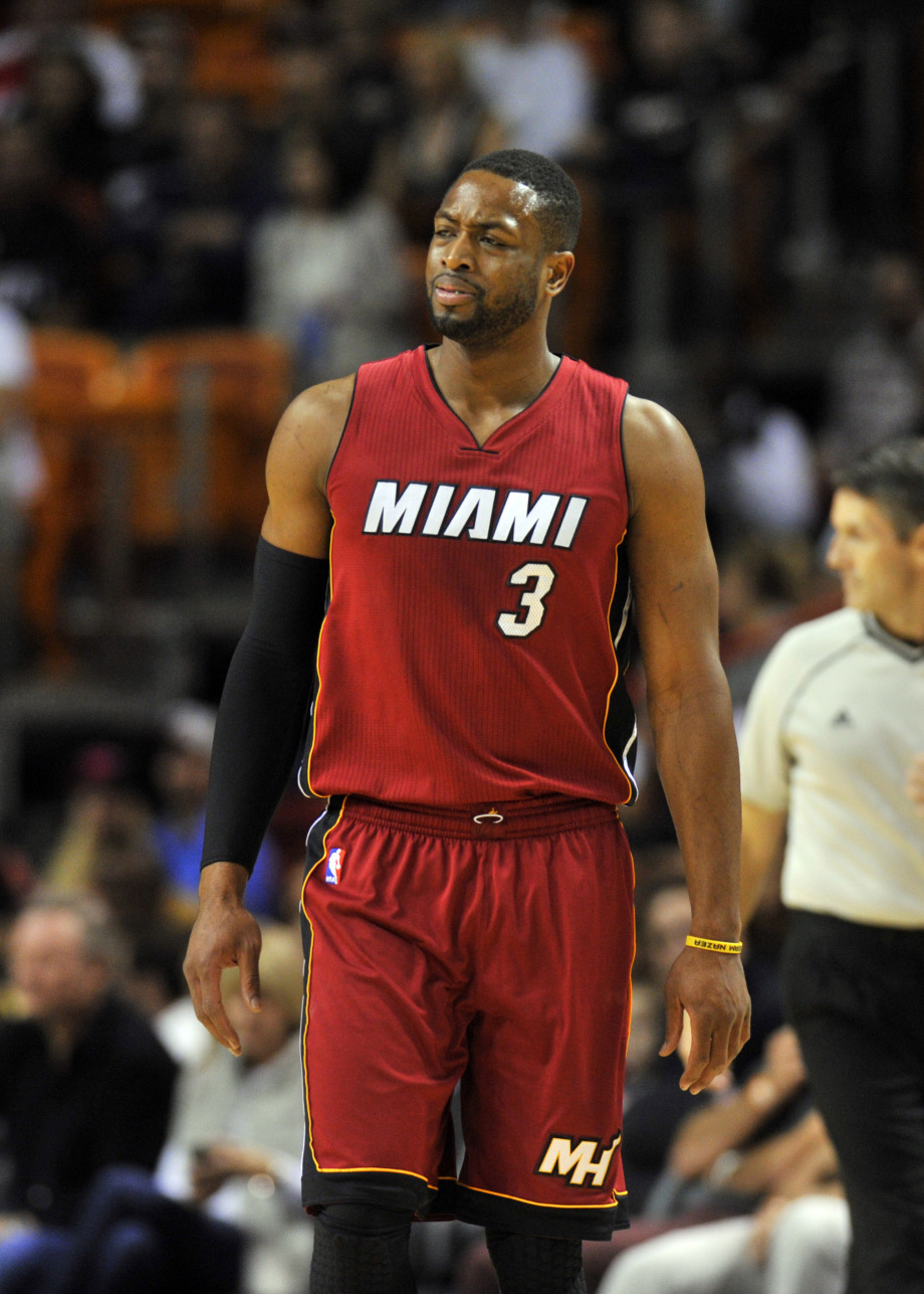 非人类！文班亚马极致个人表演打爆雷霆双塔主宰比赛，全场沸腾（文班亚马怪物级个人秀碾压雷霆双塔，统治力引爆全场）