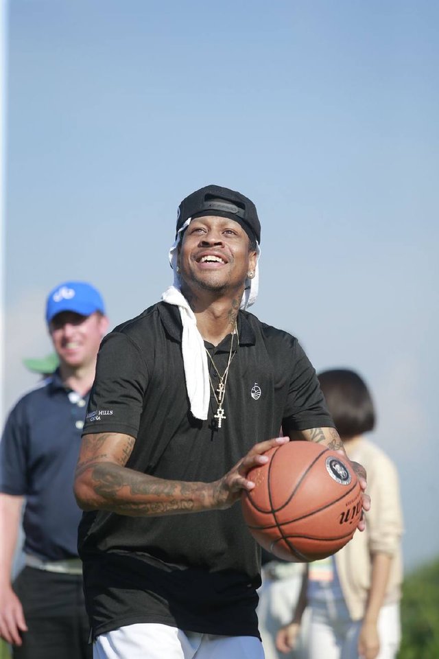 皇马最新伤病情况：赫伊森&阿拉巴预计将于近期回归（皇马伤情更新：赫伊森、阿拉巴有望短期内复出）