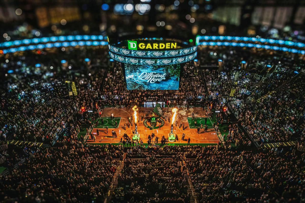 孔蒂：祝贺球员们，必须对他们说谢谢、谢谢、再谢谢（孔蒂盛赞球员：祝贺全队，连声致谢——谢谢、谢谢、再谢谢）