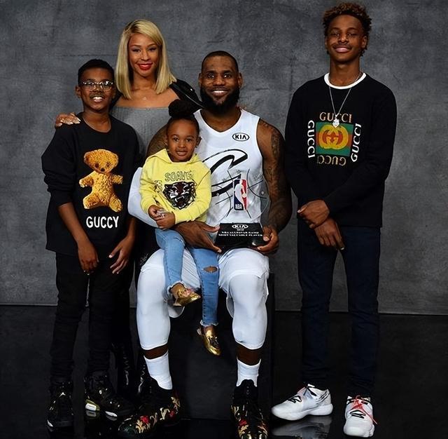 巴尔德佩尼亚斯谈首秀：会把落场球衣放房间里，用以提醒自己（巴尔德佩尼亚斯谈处子战：把比赛球衣放在房间里，时刻鞭策自己）