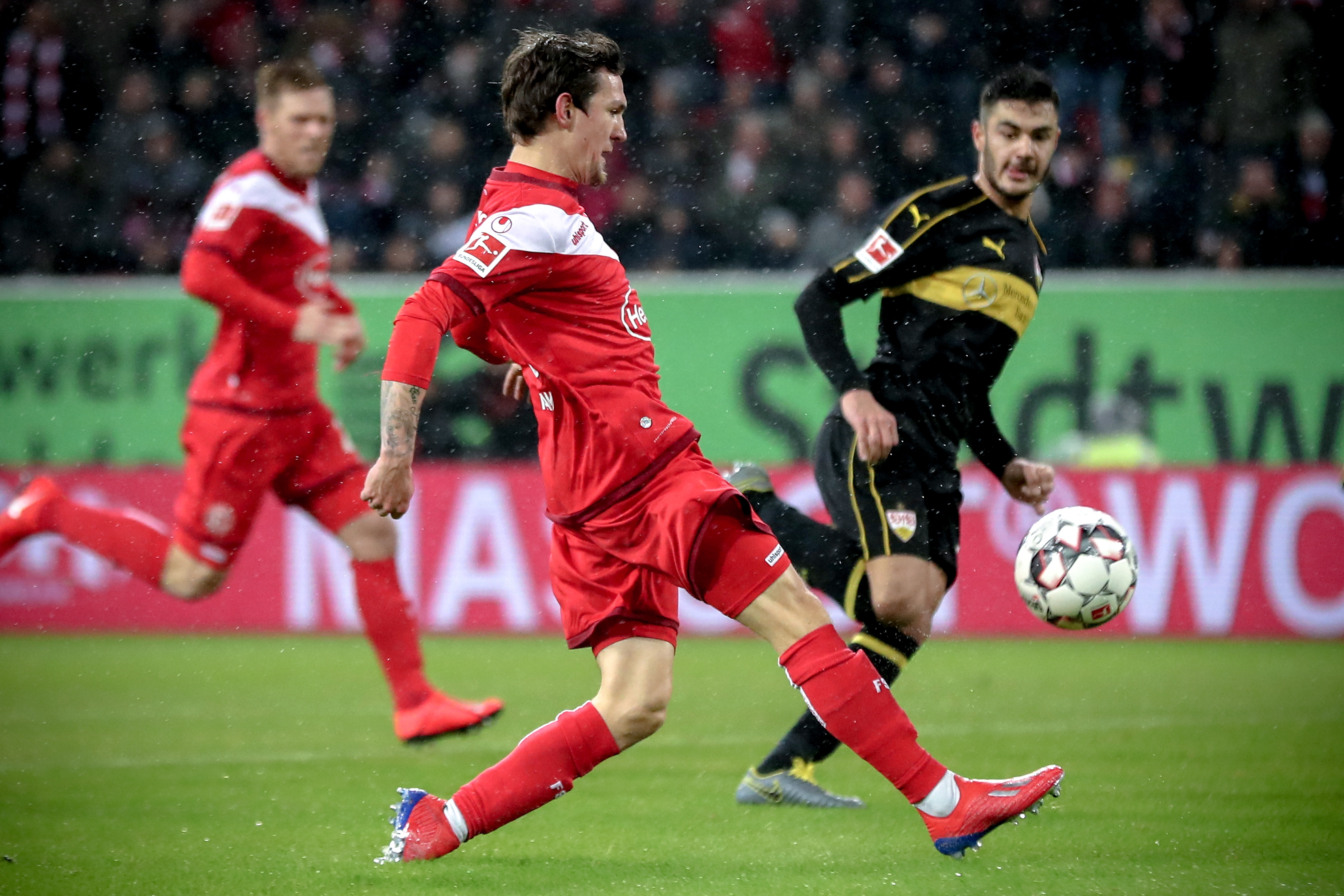 五大联赛欧冠第6轮战绩汇总：英超4胜1平1负，法甲不败（欧冠第6轮五大联赛战绩盘点：英超4胜1平1负，法甲保持不败）