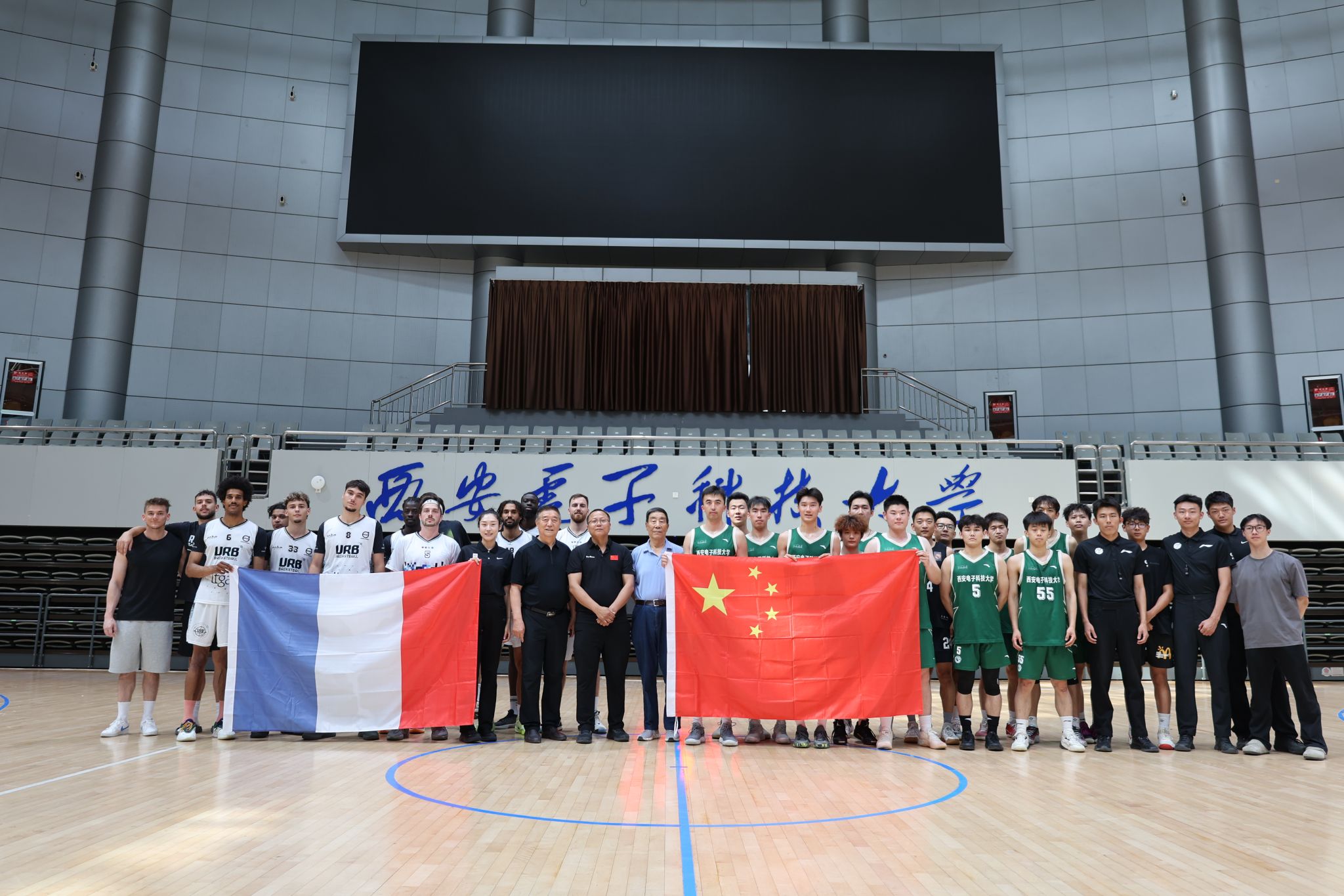 快船好起来了？Haynes：伦纳德将在周一对阵骑士的比赛中复出（Haynes：伦纳德周一战骑士复出，快船迎来利好）