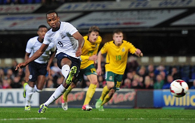 世欧预半场：阿克利乌什斩获国家队首球，法国3-1阿塞拜疆（世欧预半场战报：阿克利乌什收获国家队处子球，法国暂3-1领先阿塞拜疆）